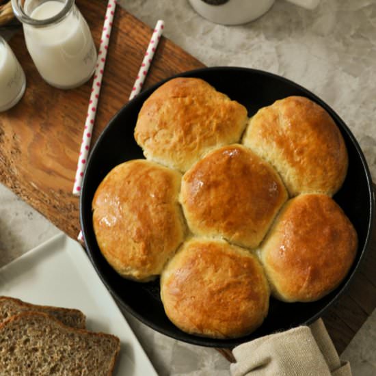 Skillet Jam Rolls