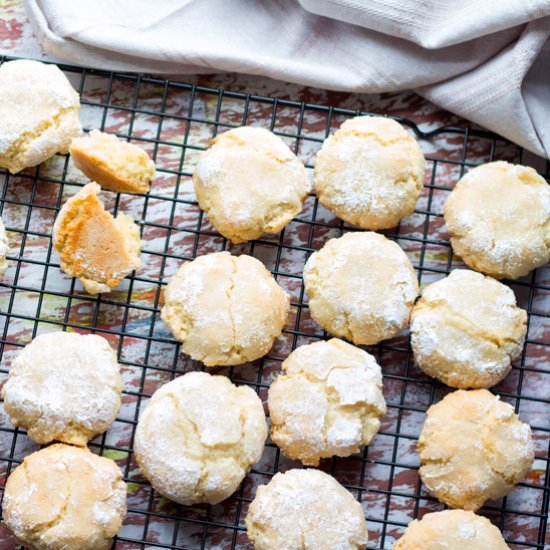 SOFT CHEWY AMARETTI COOKIES