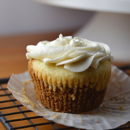 Cookie Bottom Vanilla Cupcakes