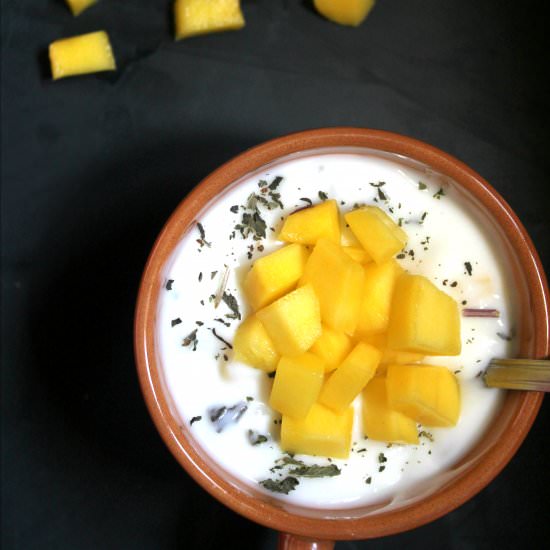 Minty Mango Raita (No Cook Mango Mint Yogurt Dip)