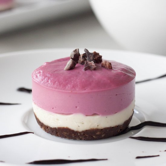 Mini Vegan Beet Cacao Cheesecakes