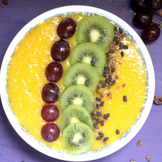 MANGO SMOOTHIE BREAKFAST BOWL