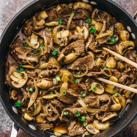 beef with mushrooms and onions