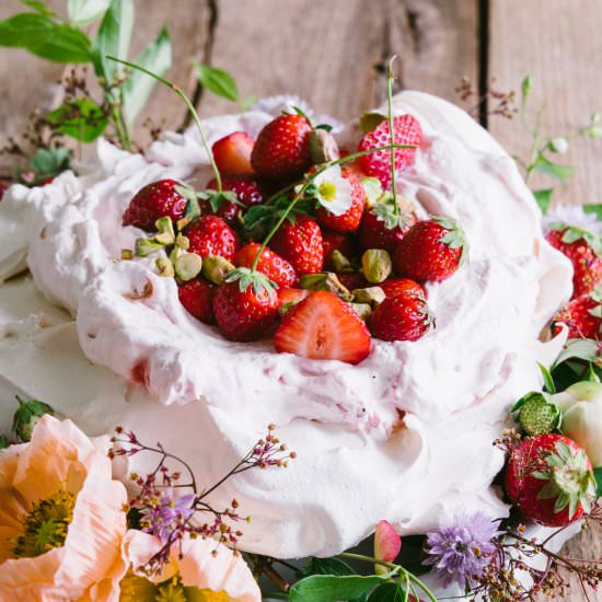 Strawberry Pistachio Schaum Torte