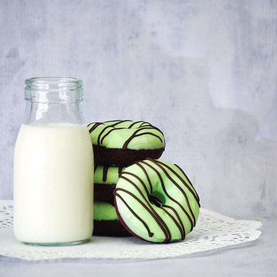 Mint Chocolate Baked Donuts