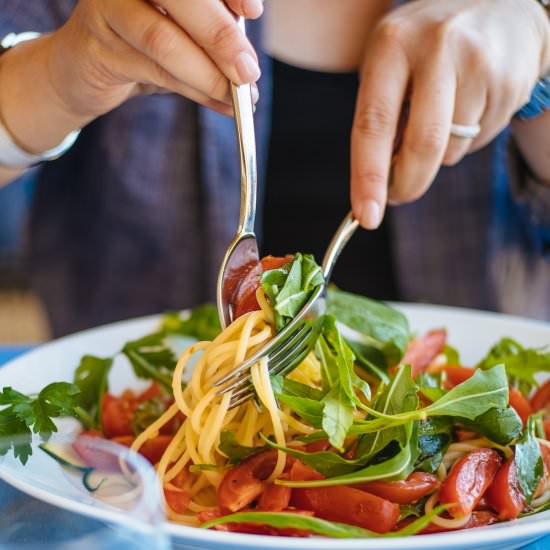 Pasta with Tomatoes and Arugula