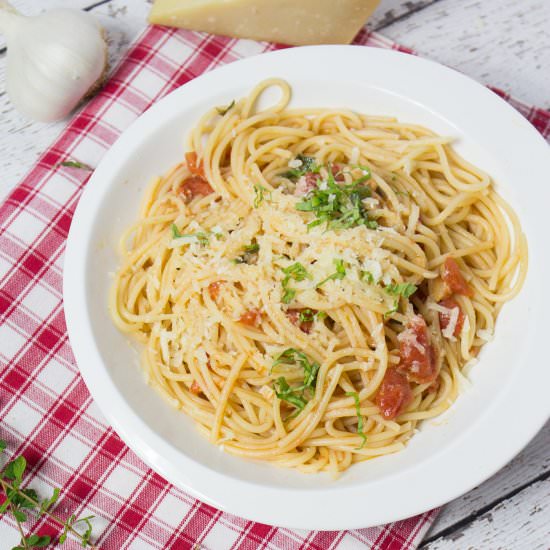 Easy Fresh Tomato Spaghetti