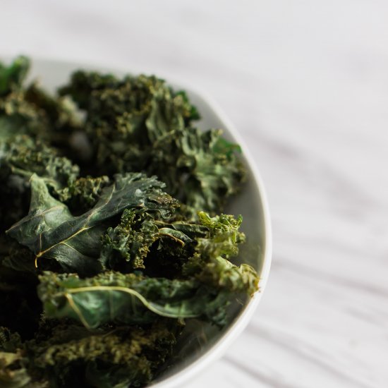 Simple Crispy Kale Chips