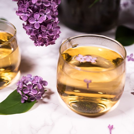 Lilac Tea Using Blossoms and Leaves