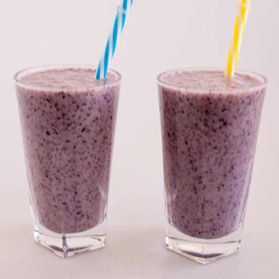 Blueberry Banana Chia Smoothie