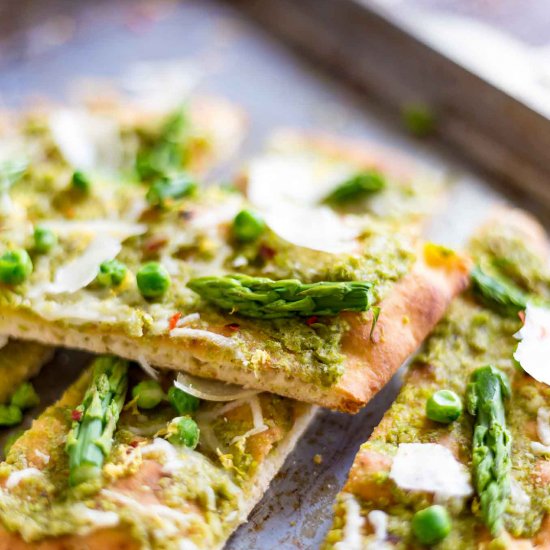 Pea Pesto Flatbread with Asparagus