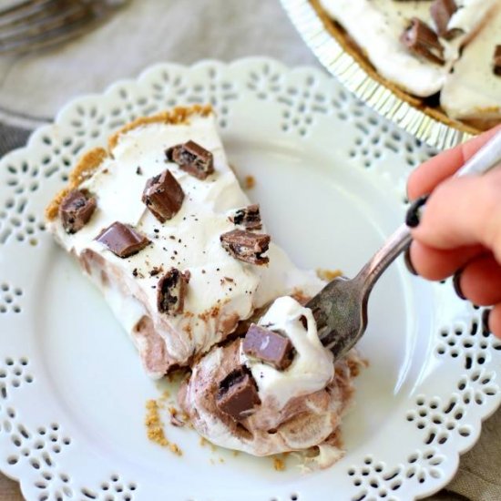 Chocolate Candy Bar Pudding Pie