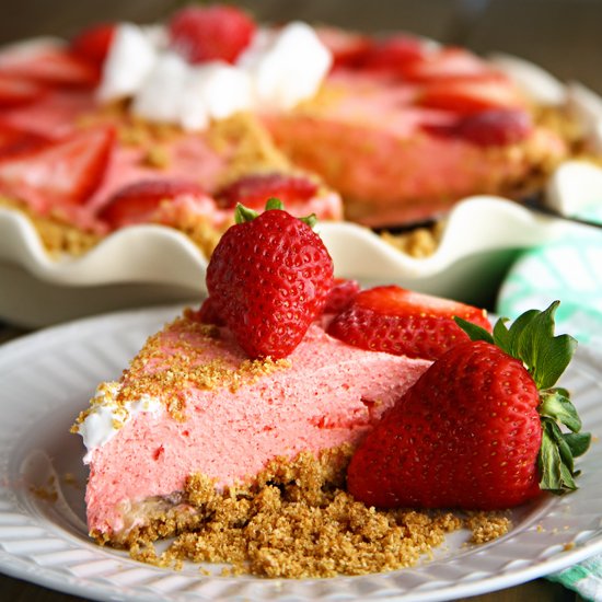 NoBake Strawberry Banana Cheesecake