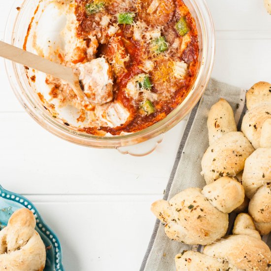 Cheesy Pizza Dip & Bread Knots