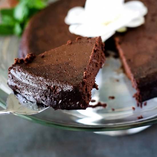 Decadent Flourless Chocolate Cake