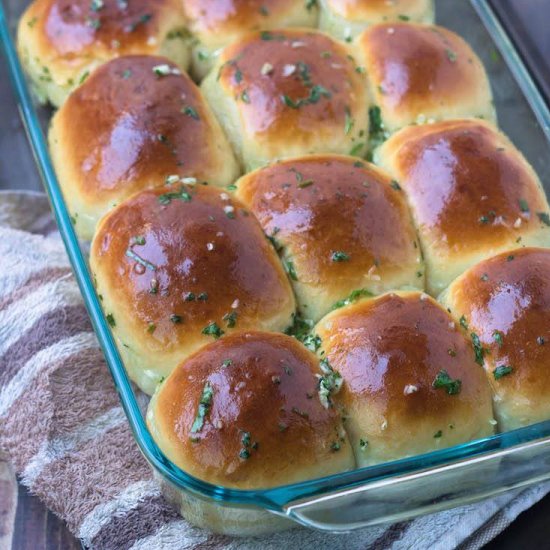 Soft Pull-Apart Garlic Butter Rolls