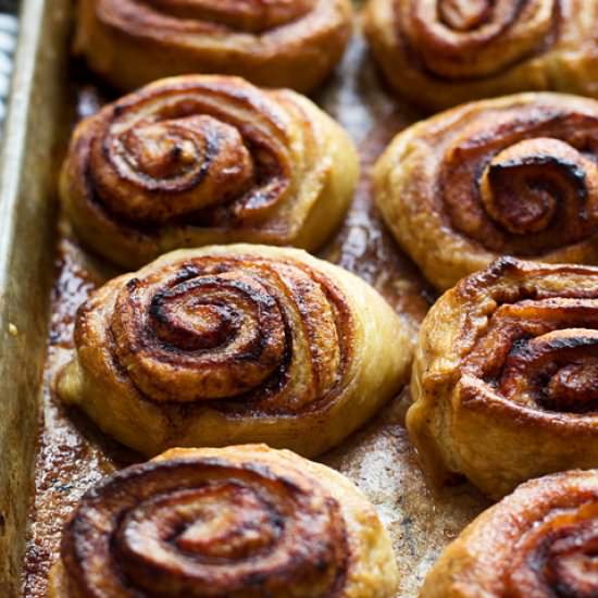 Cinnamon Roll Pretzel