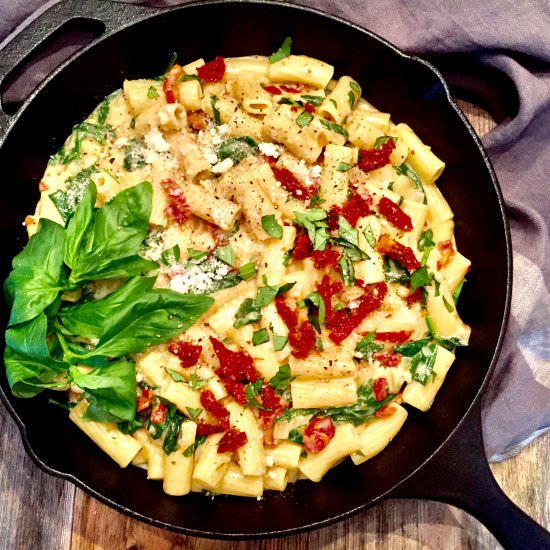 Rigatoni in Sun Dried Tomato Sauce