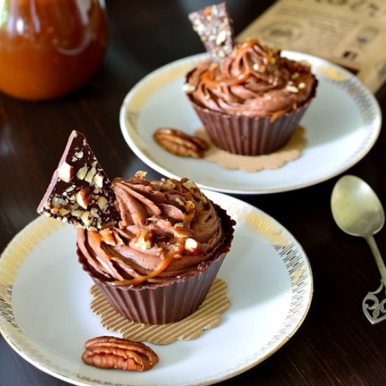 Chocolate Cups with Salted Caramel