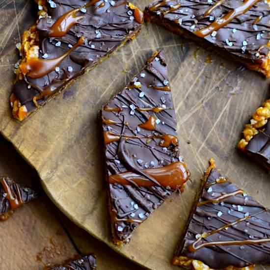 Chewy salted caramel crispy bars