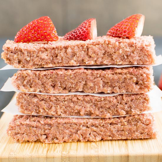 Strawvberry Quinoa Breakfast Bars