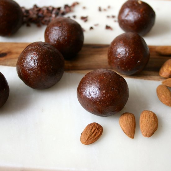 Chocolate Protein Balls