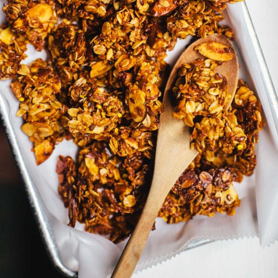 Honey & Bee Pollen Granola