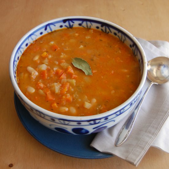 Chayote, carrot and white bean soup