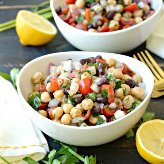 Balela (Middle Eastern Bean Salad)