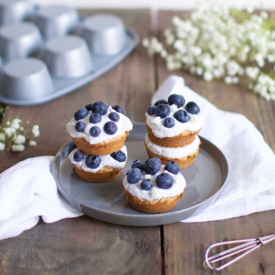 VEGAN CUPCAKES WITH COCONUT CREAM