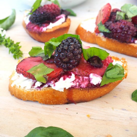 Roasted Berry Crostini