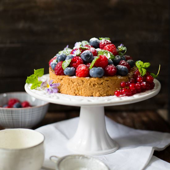 Vegan Financier with Berries