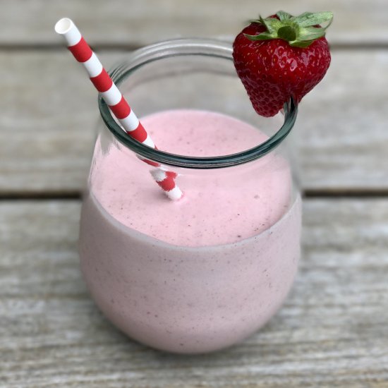 Simple Strawberry Yogurt Smoothie