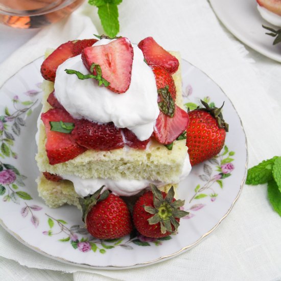 Strawberries and Cream Cakes