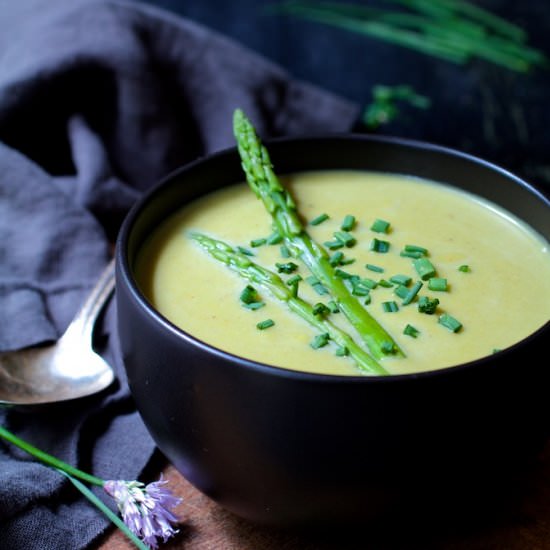 Cream of Asparagus and Leek Soup