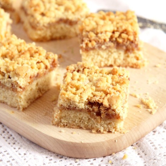 Apricot Jam Crumble Cake