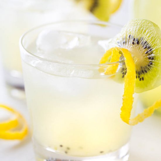 Refreshing Kiwi Lemonade