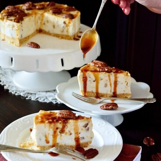 Caramel and pecan cheesecake