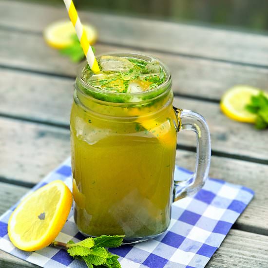 Iced Green Tea with Lemon