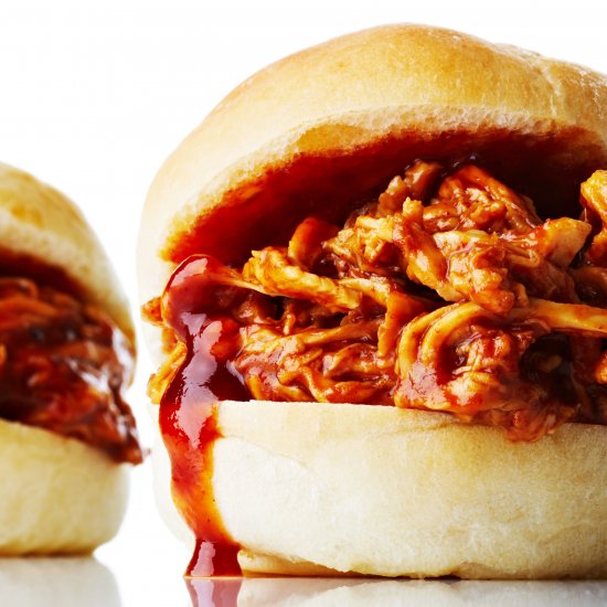 QUICK BEER-BRAISED CHICKEN SLIDERS