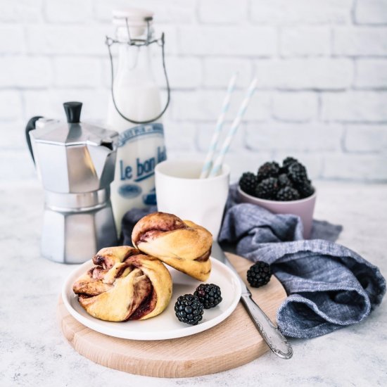 Sweet Buns with Blackberry Jam