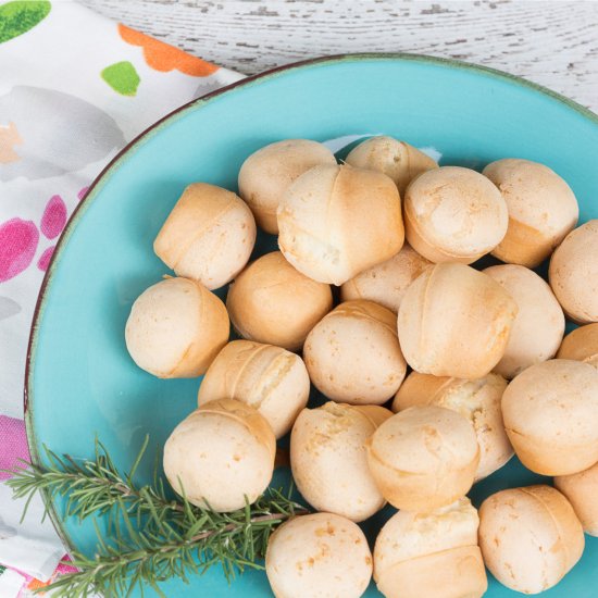 Pao de Queijo (Cheese Bites)