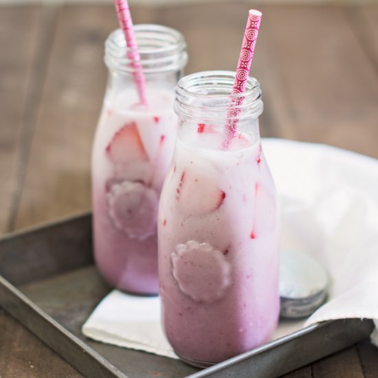 Hibiscus Strawberry Iced Latte