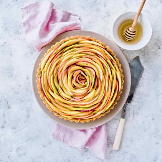 Pistachio tart with apples & honey