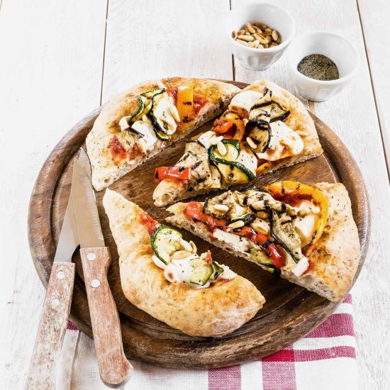 Whole wheat pizza with grilled veg