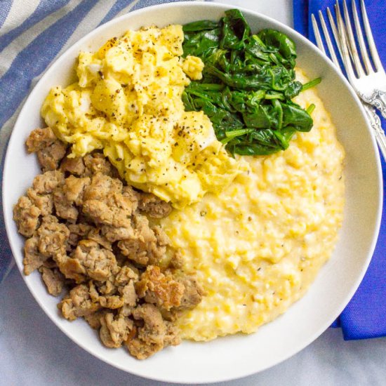 Cheesy grits breakfast bowls