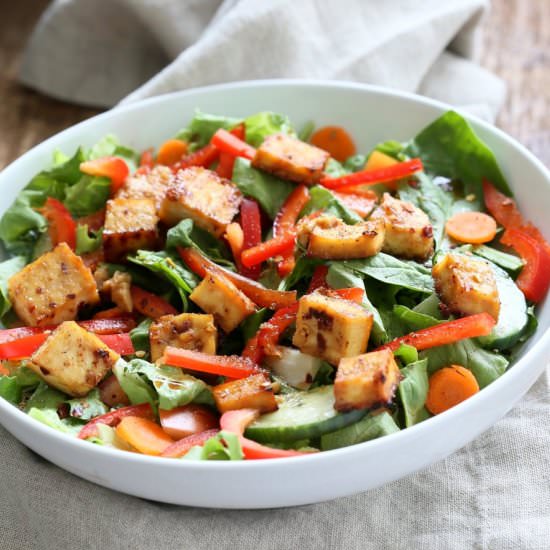 Crunchy Asian Salad w/ baked Tofu