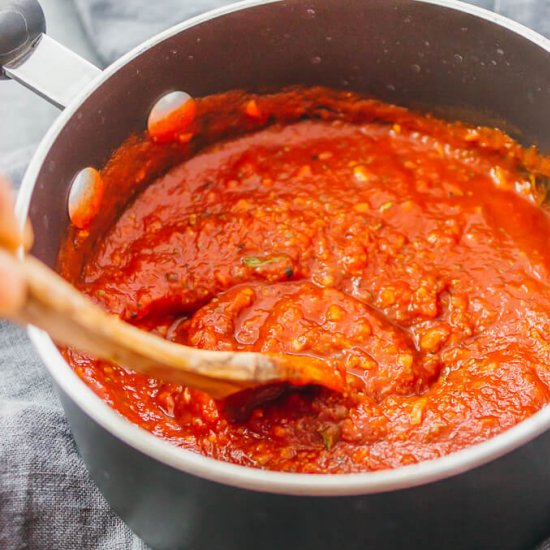 Easy homemade pizza sauce