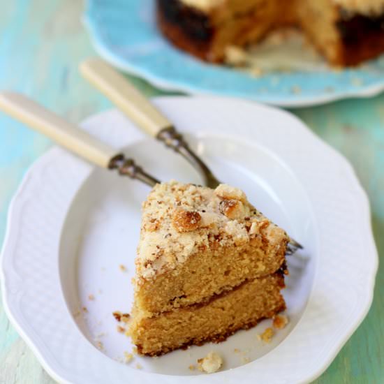 Vegan Mango crumb cake