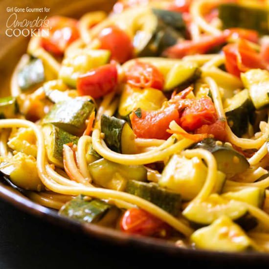 SIMPLE ZUCCHINI TOMATO PASTA